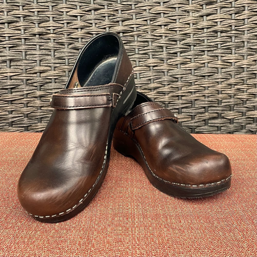 Sanita leather Clogs Euro size 39, women’s size 8.5